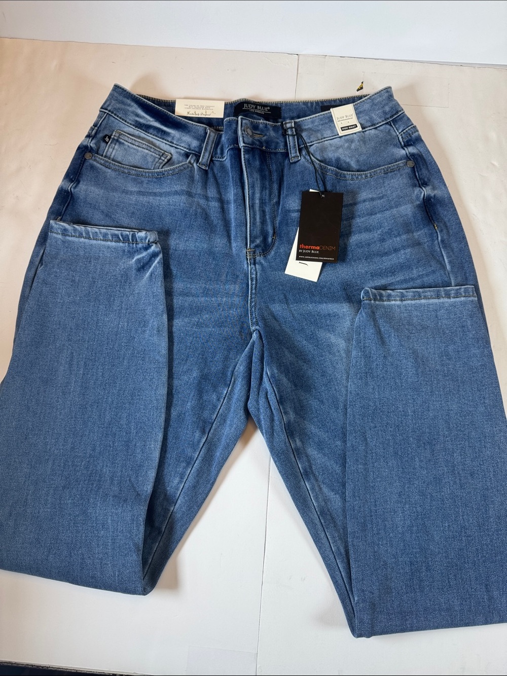 Judy Blue women’s Straight Jeans in Medium Blue Wash
